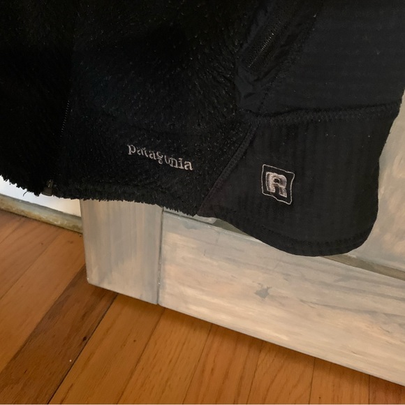 COPY - Patagonia medium woman’s vest. - Picture 3 of 4